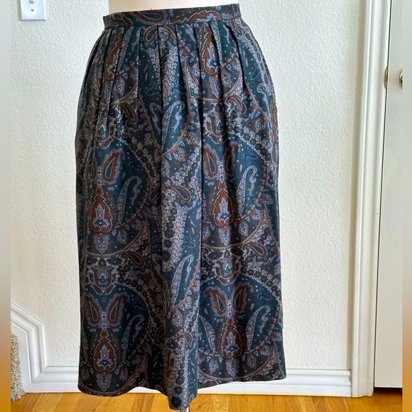 Kerry Hope of London size 16, 100% wool skirt. - Picture 3 of 12